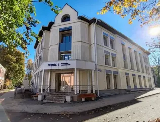 в Смоленске завершена реконструкция дополнительного корпуса поликлиники № 6 на улице Коммунистической - фото - 2